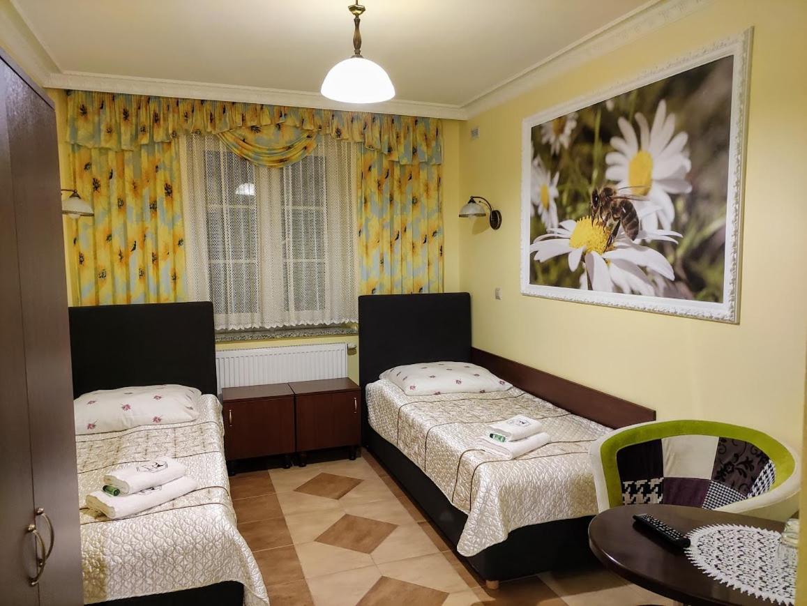 Bed and Breakfast Dwor Bartnika Narewka Exterior foto